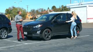 Blindfolded Abella Danger entices Ricky to a hot fuck