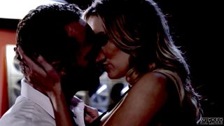 An experienced older man easily satisfies the blonde milf Kenzie Taylor